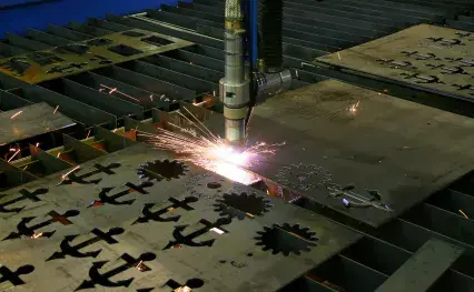 shutterstock_41657632_plasma_cutting